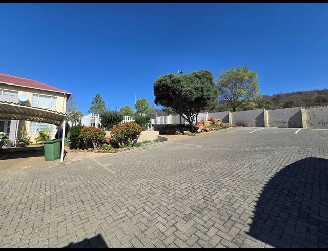 2 BEDROOM SECTIONAL TITLE FOR SALE IN MEYERSDAL